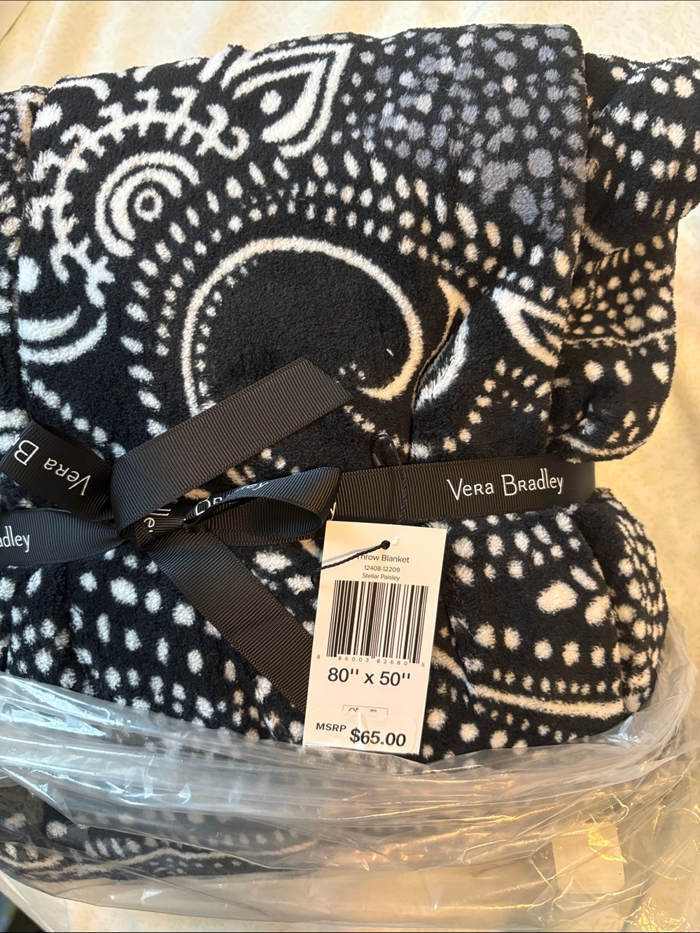 Vera Bradley Black & White Paisley Plush Throw - Picture 3 of 4
